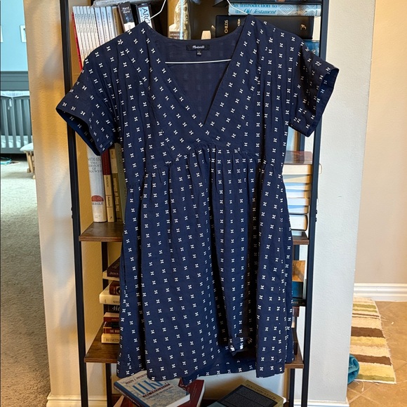 Madewell Dresses & Skirts - Madewell Dark Blue V-Neck Dress with Light Pattern